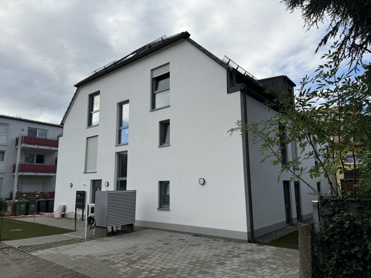 eco+ architekten - Projekt: Neubau eines Mehrfamilienhauses mit 5 Wohneinheiten im geförderten Wohnungsbau im Effizienzhaus 55 Standard