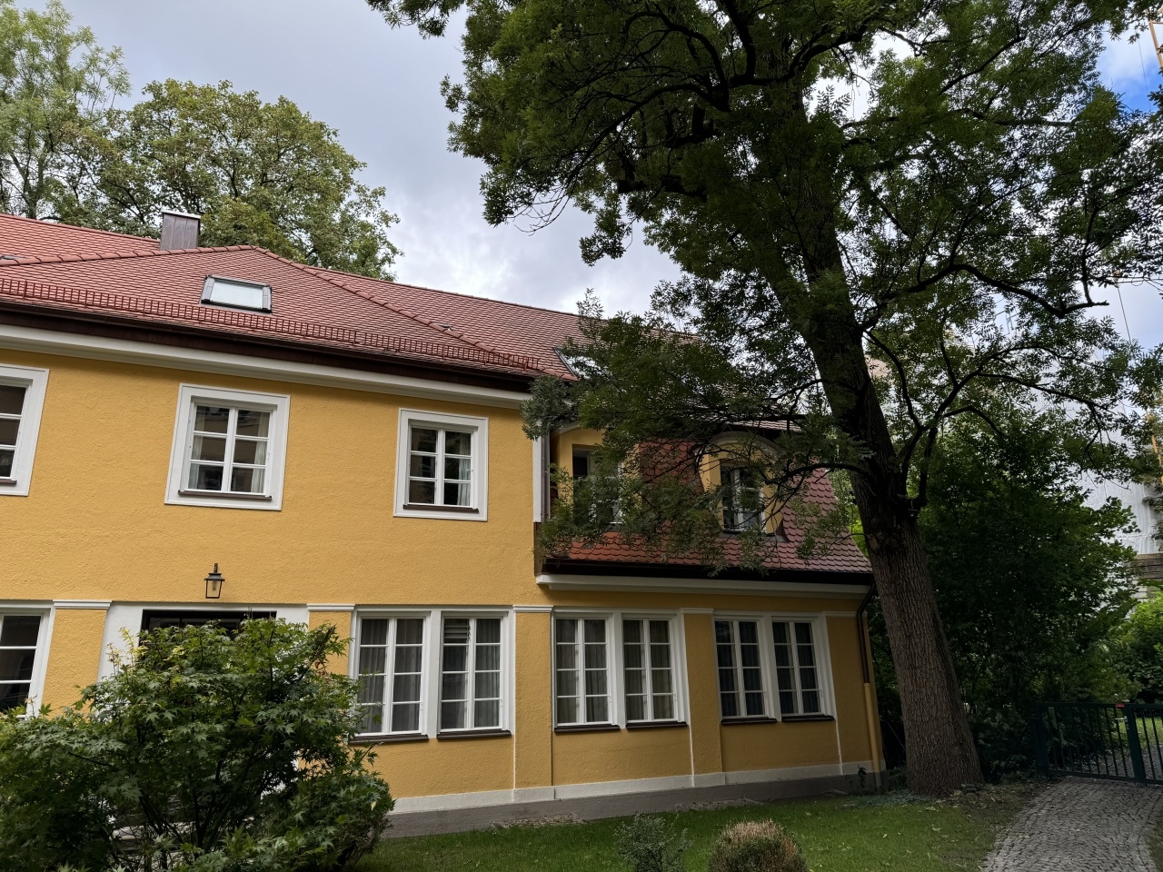 eco+ Architekten - Projekt: Sanierung der Dachhaut bei einem denkmalgeschützen Gebäude