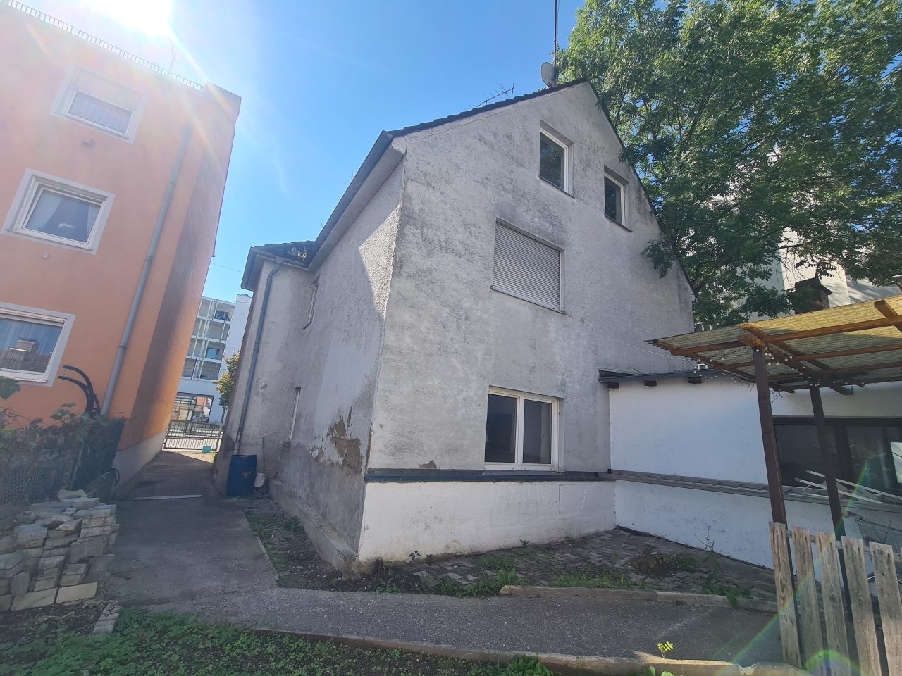 eco+ architekten - Projekt: Umbau, Erweiterung und Sanierung eines Mehrfamilienhauses zu einen Studentenwohnheim